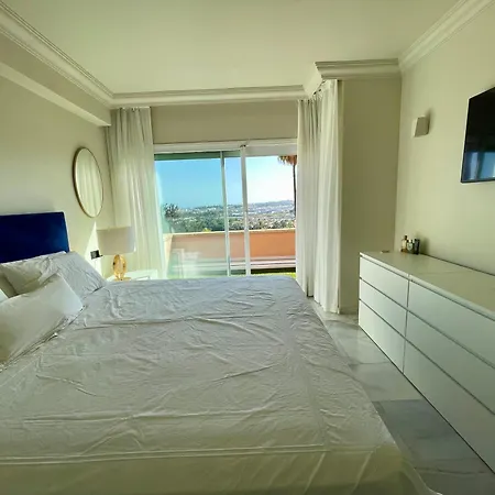 Lovely In Nueva Andalucia, With Spectacular Sea & Giblartar View