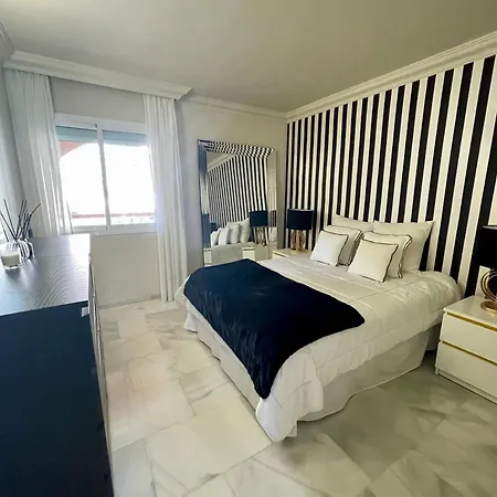 Apartment Lovely In Nueva Andalucia, With Spectacular Sea & Giblartar View *